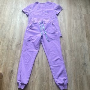 Lilac figs scrub XS Catarina top and high waisted Zamora joggers like new!!